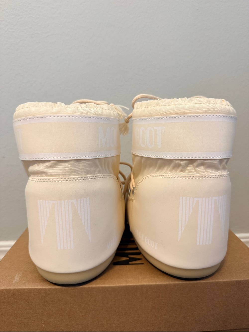 MOON BOOT Icon Low Nylon Boot in Cream White Chunky Y2K Bootie S/M Small Medium - Picture 9 of 14